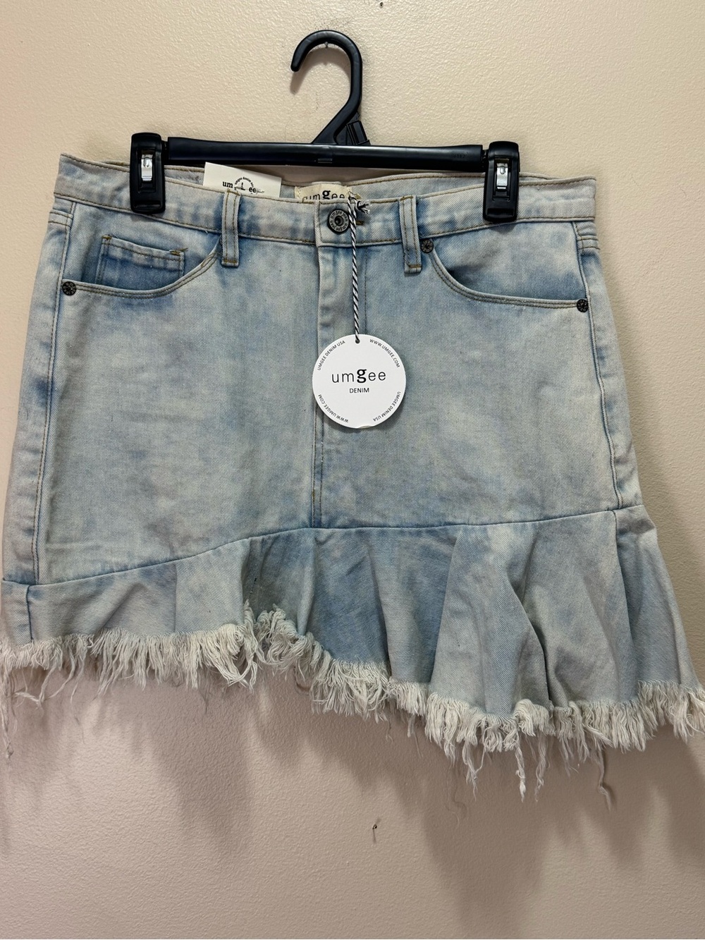 NWT Umgee Light Wash Denim Ruffle Hem Mini Skirt